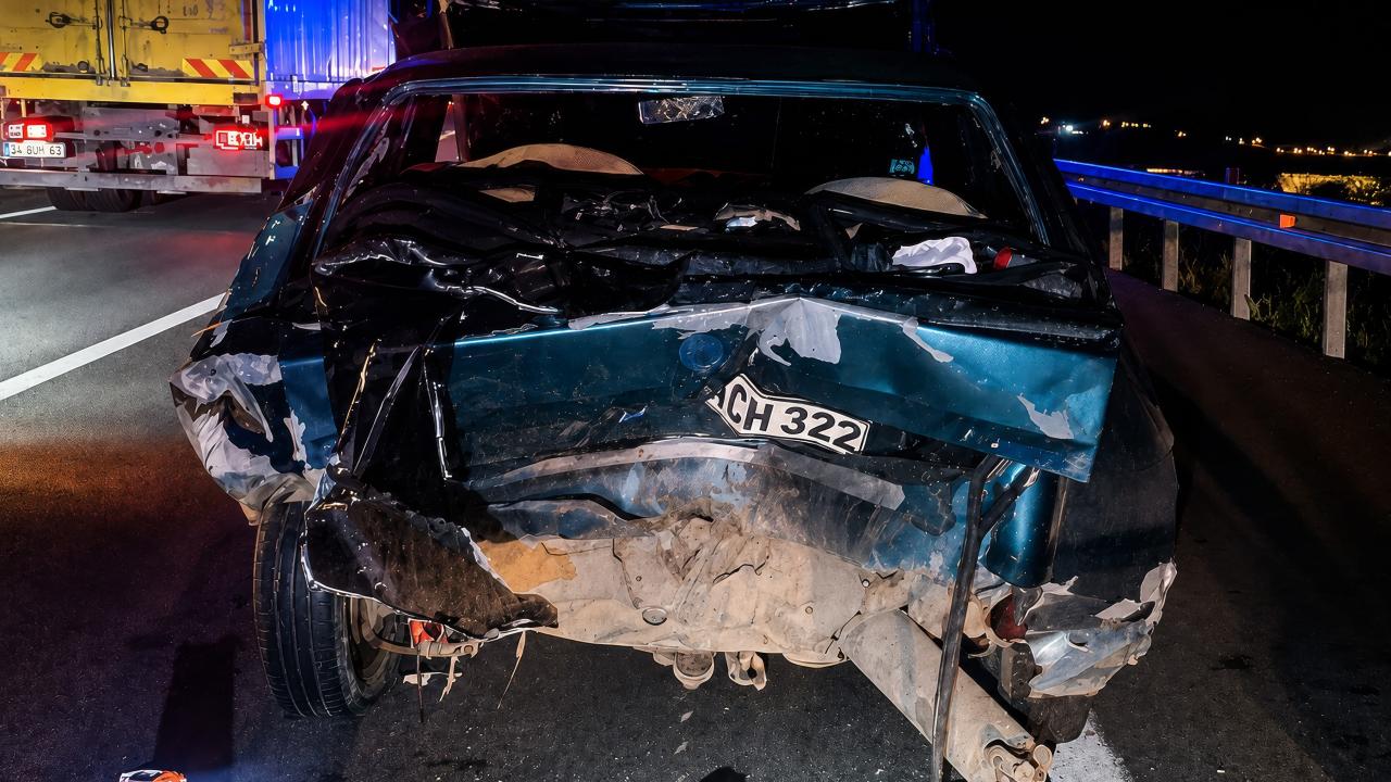 Kırıkkale'de duran otomobile çarpan araç hurdaya döndü: 6 yaralı
