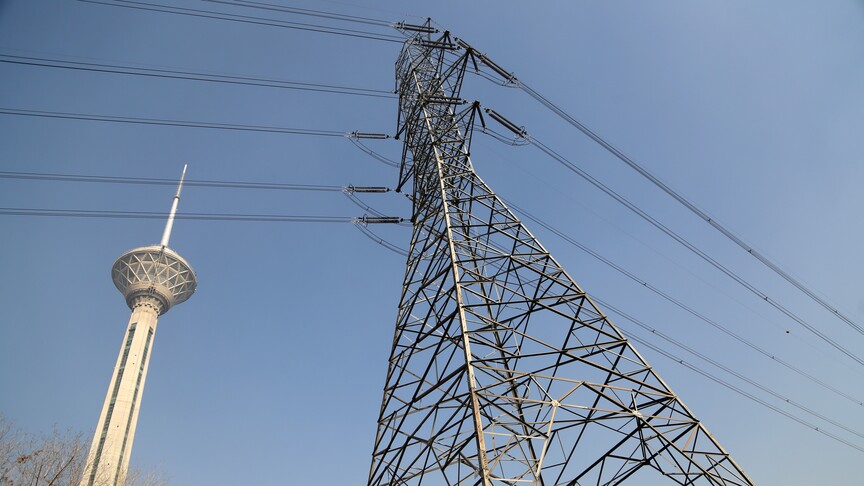 İran'da, ABD-İsrail saldırılarında elektrik santrallerinin yaklaşık yüzde 7'sinin zarar gördüğü açıklandı