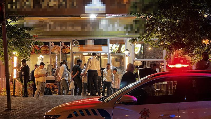 Restoranda döner bıçaklı kavga: 2 yaralıKayseri’de yabancı uyruklu restoran işletmecisi Amra A. (23) ile çalışanı Almuntesar A. (21), kavga ettikleri Hadi E. (18) tarafından döner bıçağı ile yaralandı.