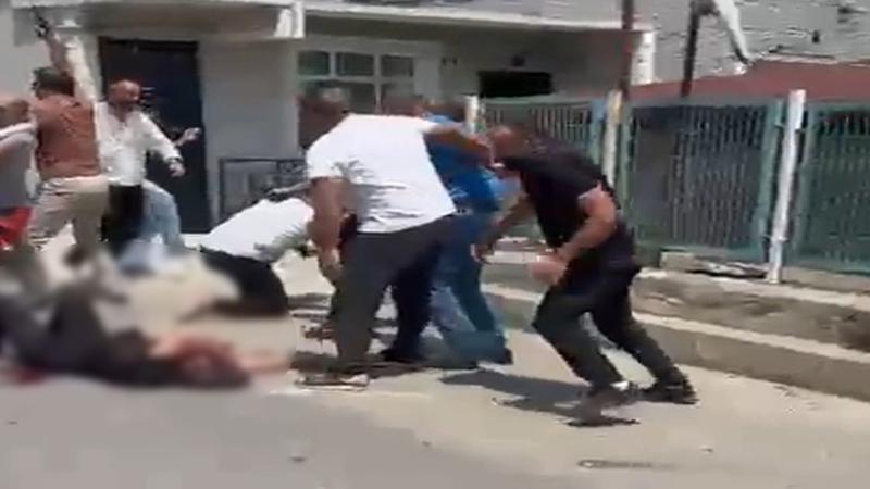 Eşini sokak ortasında bıçaklayarak öldüren şüpheli tutuklandı