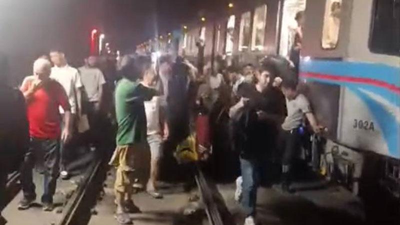 Gaziosmanpaşa’da trafoda çıkan yangın nedeniyle tramvay seferleri durdu