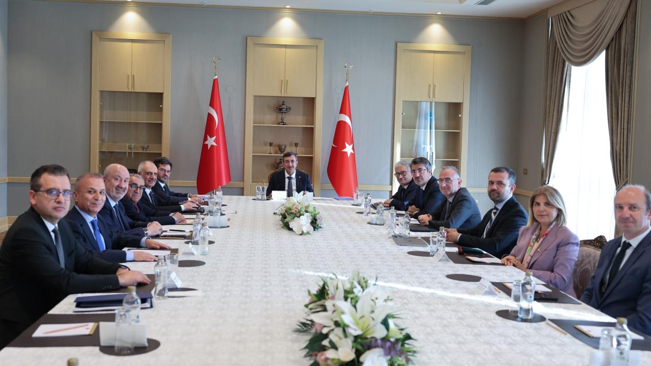 Yılmaz, Cumhurbaşkanlığı Ekonomi Politikaları Kurulu üyeleriyle görüştü