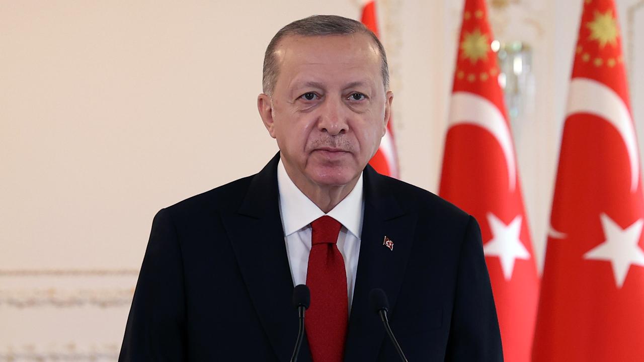 Cumhurbaşkanı Erdoğan'dan Aziz Yıldırım'a tebrik telefonu