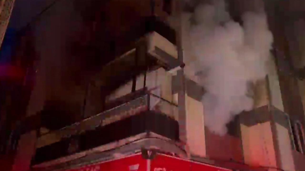 Bursa'da ev yangınında dumandan etkilenen 5 kişilik aile hastaneye kaldırıldı