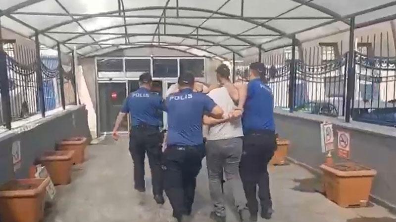 Kimlik soran bekçilere saldıran 2 şüpheli tutuklandıEskişehir’de bir lise önünde kimlik soran mahalle ve çarşı bekçilerini darbettiği öne sürülen 2 şüpheli, tutuklandı.
