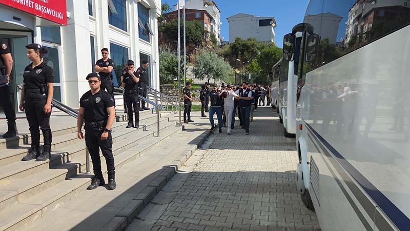 Bursa merkezli 4 ildeki uyuşturucu operasyonunda 29 şüpheli adliyede